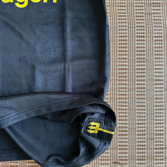 Adidas Manchester United 25/26 black away jersey, #8 Fernandes, size large. - Picture 7 of 7